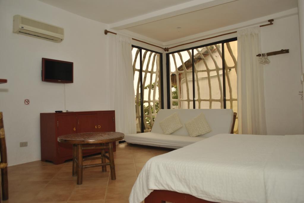 Balabag  Artista Beach Villa חדר תמונה